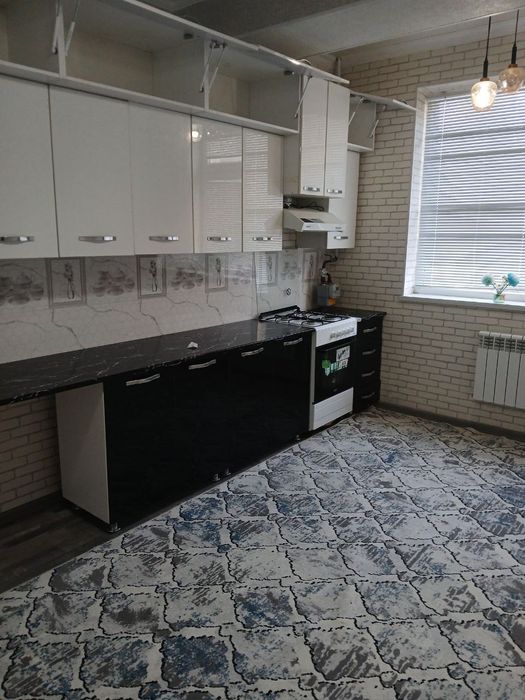 9 Mkr Yangi Xayot Domi  1 etaj 1 xona