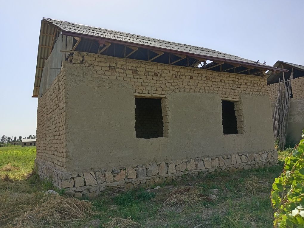 Uchaska yer sotiladi