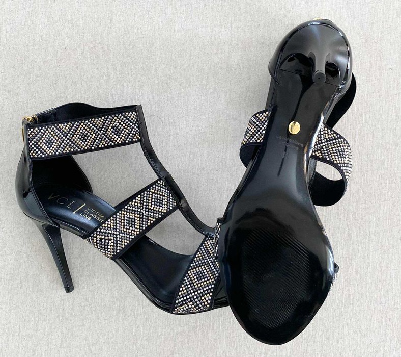 Vand sanda noua  marime 41 brand lux CONHPOL BIS