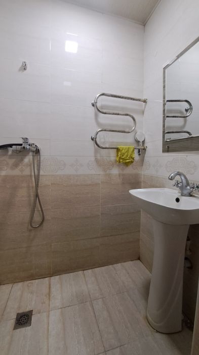 Чирчик шахар 
Окковок хамкор банк  ёнида 
#1-хона 3-этаж 
Квартира