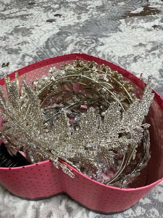 Продается готовый бизнес аренды свадебных, вечерних и детских платьев.