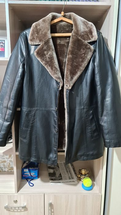 Продам кожаную куртку на меху.