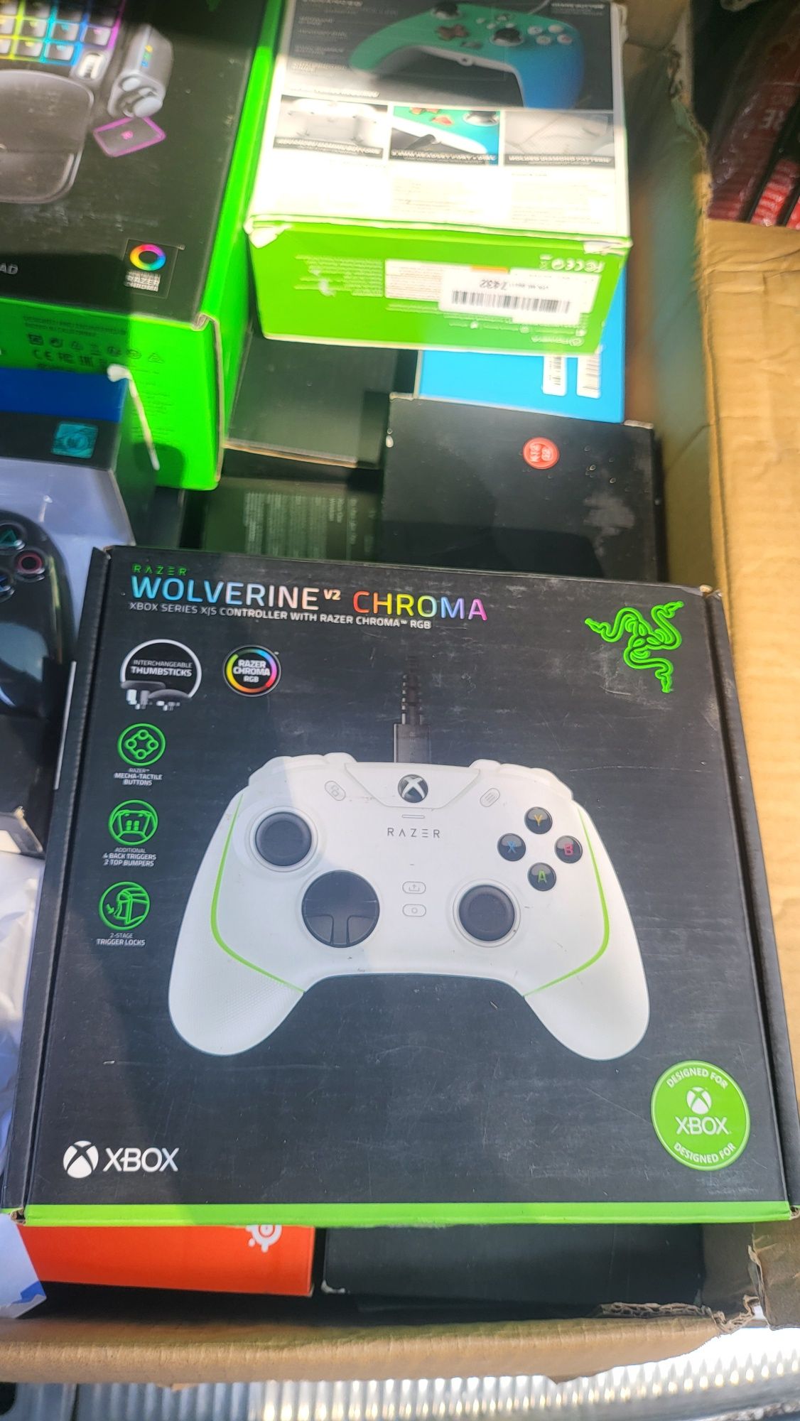 Чисто нов Джоистик Контролер Razer - Wolverine V2 Chroma, бял, Xbox/PC