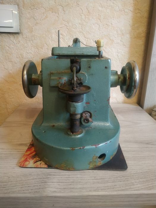 Скорняжная машина 10 Б на запчасти