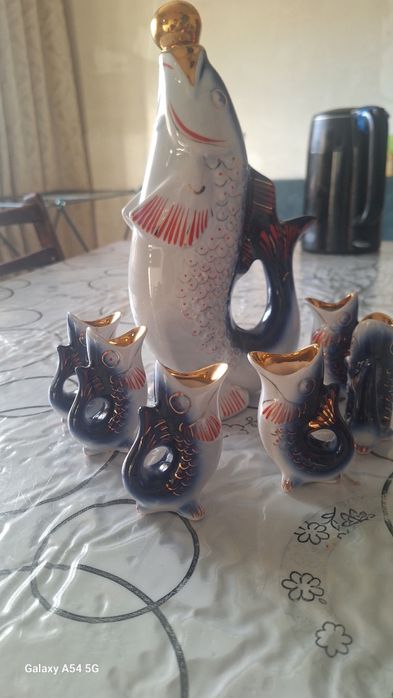 Отдам графин [штоф] 6 стопок