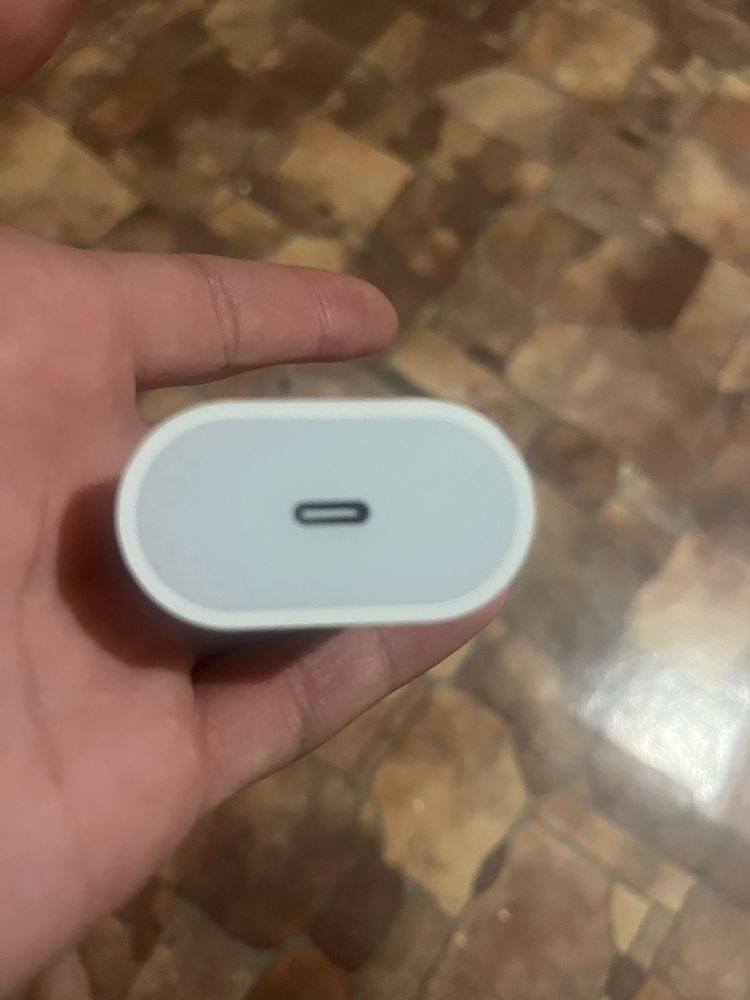 Зарядное устройство Apple 35W USB-C Power Adapter белый