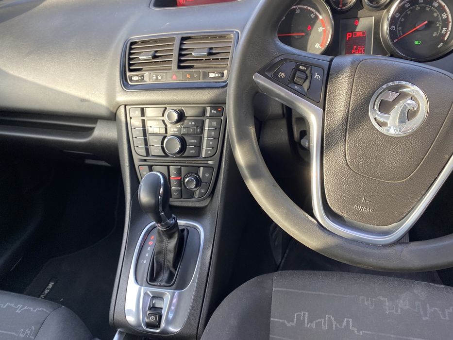 Bară spate cu senzori de parcare Opel Meriva B 2011