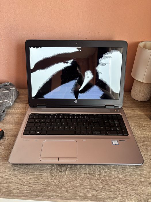 Hp Probook 650G2 • i5-generatia 6• cu display spart