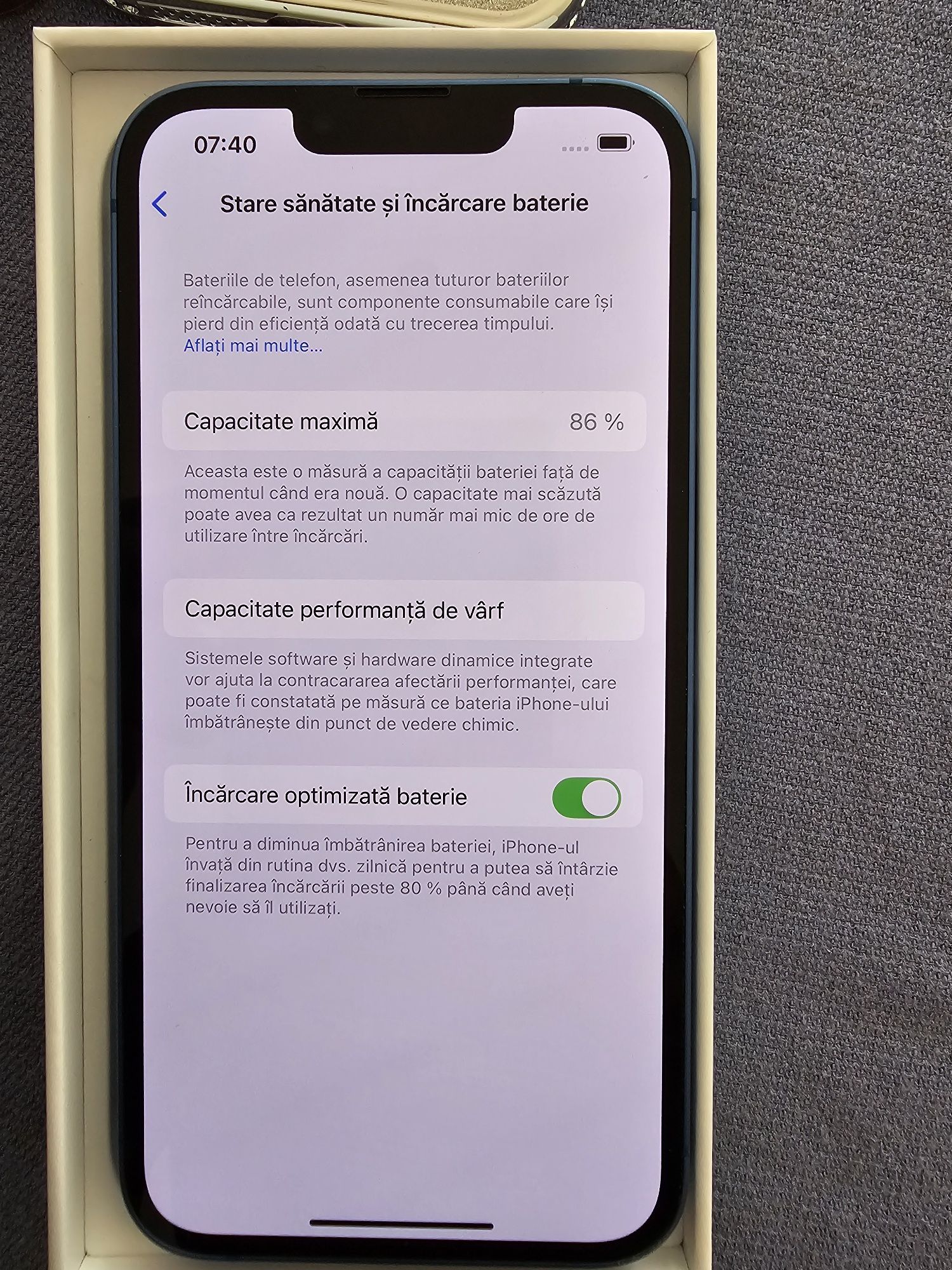 Vând iphone 13 albastru de 128 GB 2200 lei