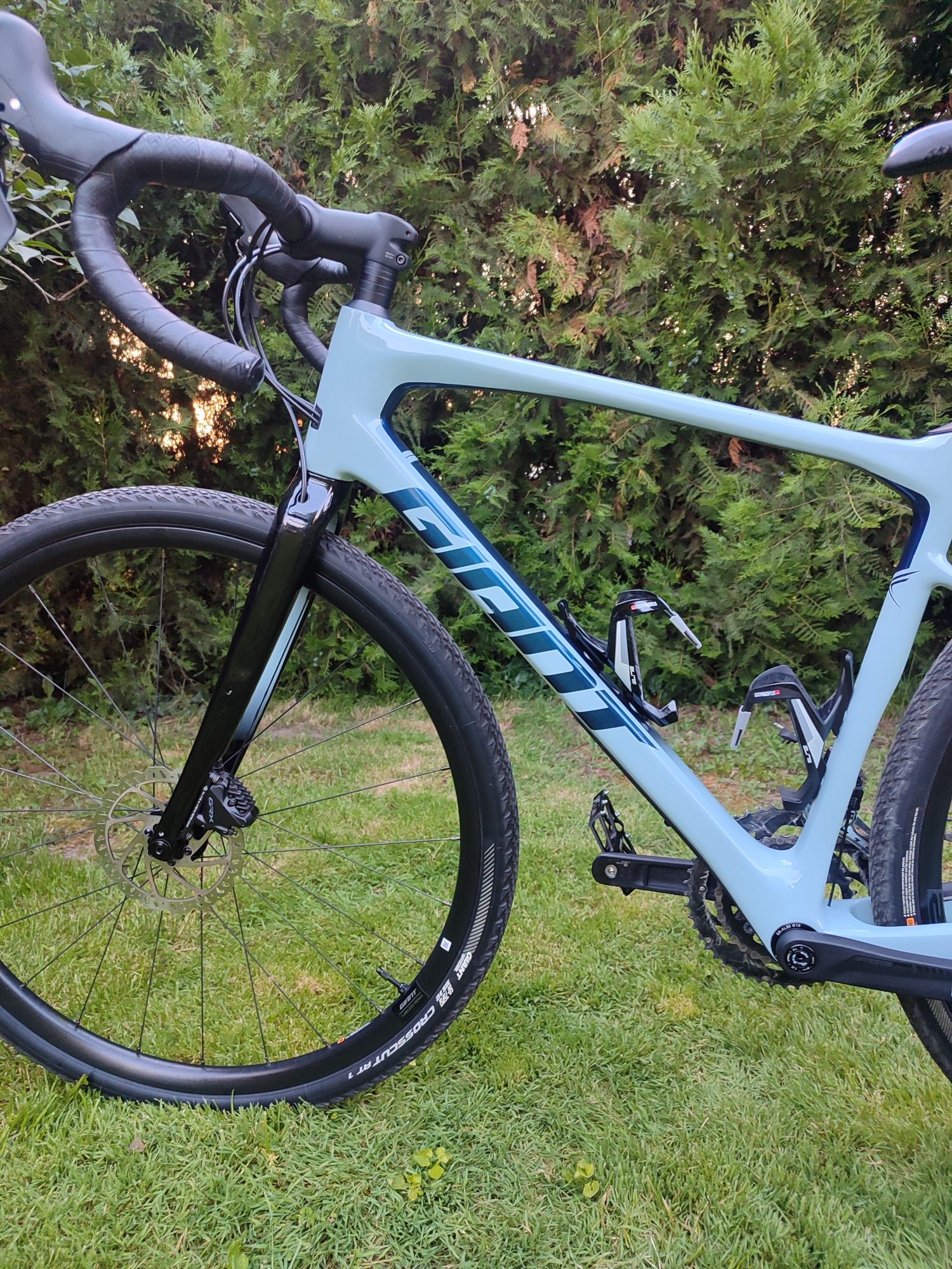 Giant Revolt Gravel Carbon 28 цола 2×10 GRX