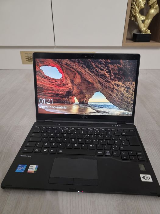 Laptop Fujitsu – i5 vPro / Iris Xe / TouchScreem / 16GB / 256GB SSD