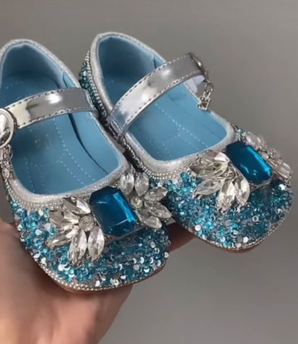 Детская обувь (туфли)  24 размер