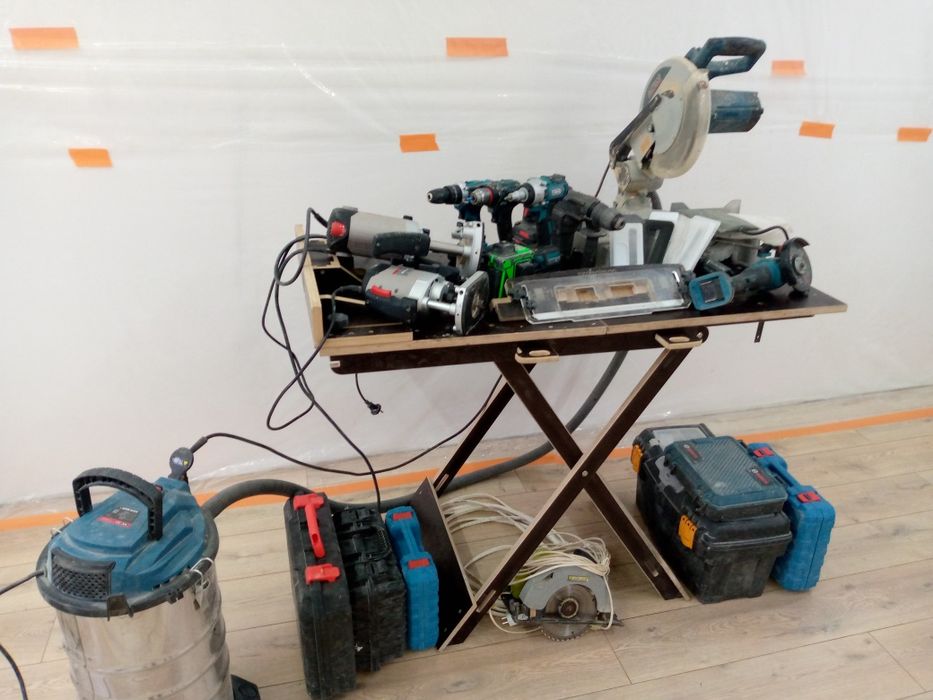 Установка межкомнатных дверей, ламинат, плинтуса