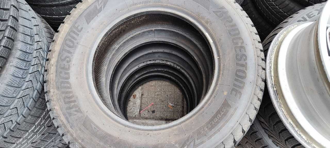 Зимни гуми Bridgestone 	265/65 R17 DOT 22 - нови