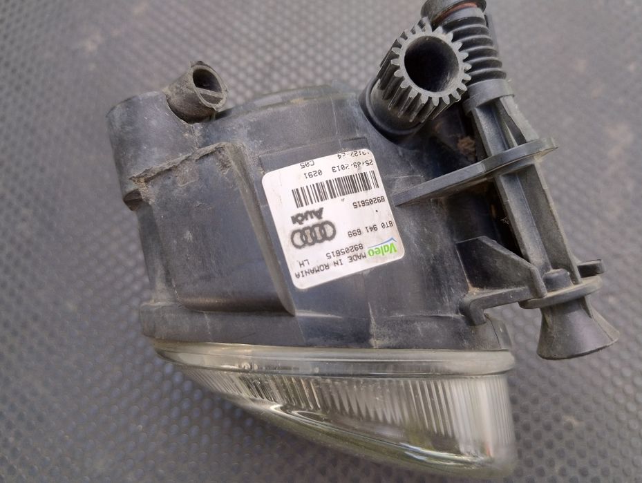 proiector ceata partea stângă audi A4 b8