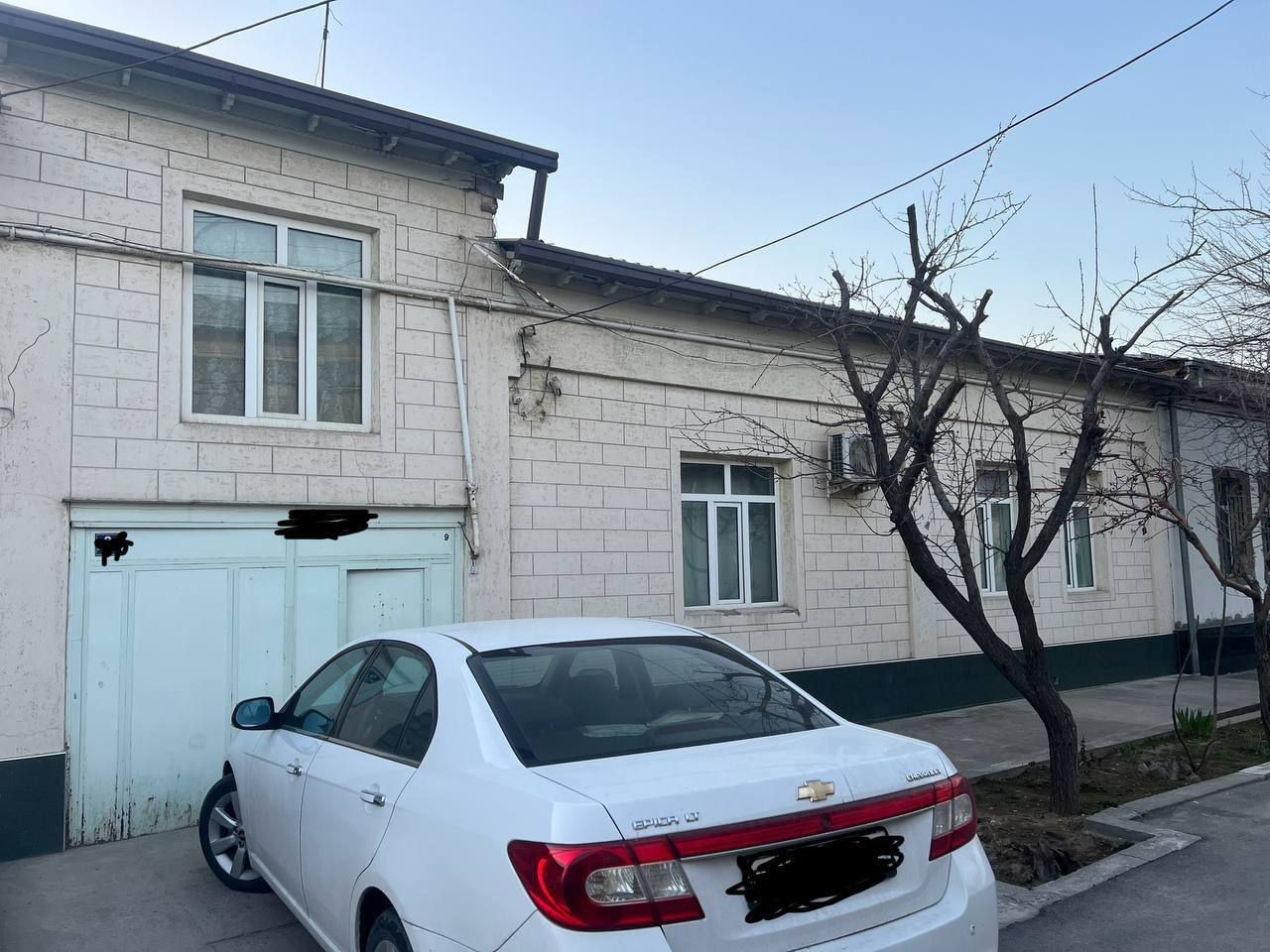 Продаётся дом участок в центре города.
Ориентир: Штаб