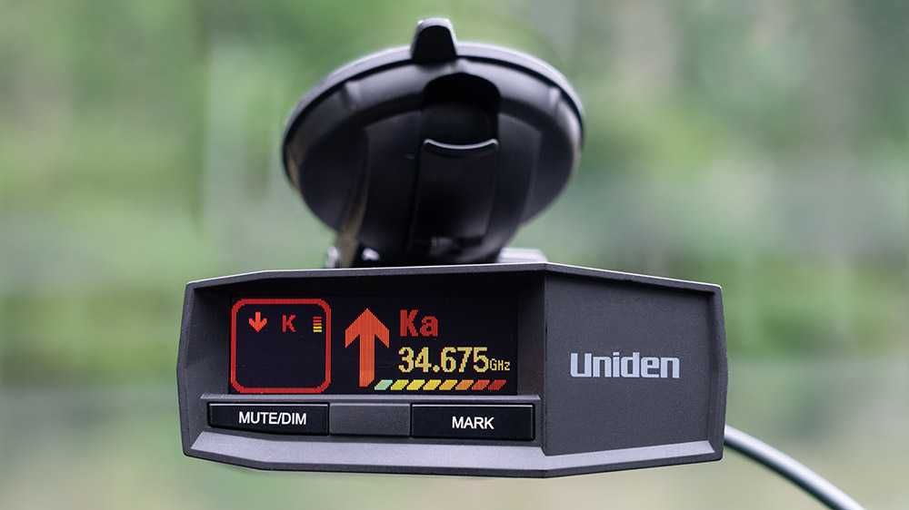 Detector radar Uniden R8 autolearn in cutie plastic box ca nou