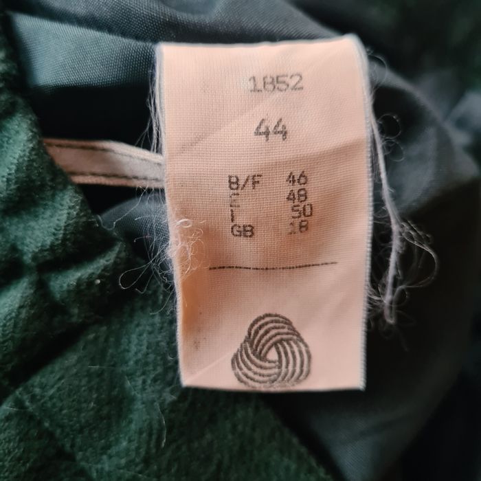 Vand fustă groasă din stofa de lână