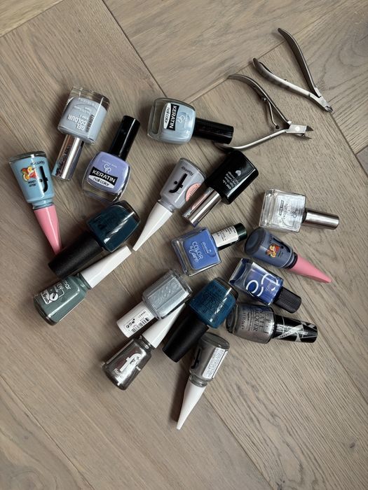Лот 17 лака за нокти - лакове OPI Flormar Essie