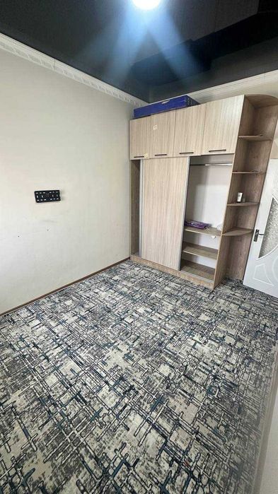 Ватний Қон қуйиш 4 қаватда 1 хонали квартира ижарага берилади.ID: 1493