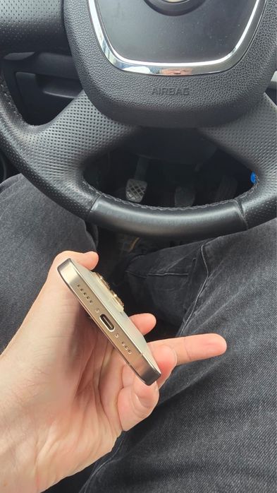 Iphone 16 pro 128 GB Desert titanium