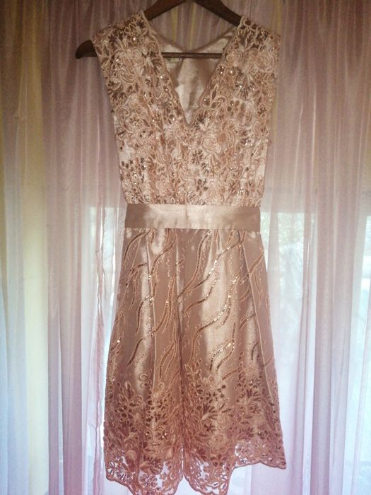 Rochie de ocazie (banchet, nuntă)
