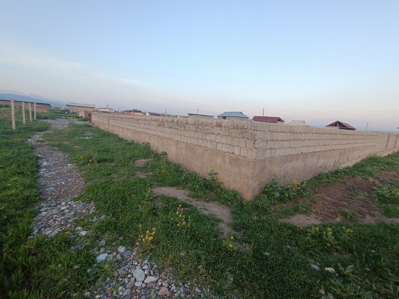 uchastka sotiladi