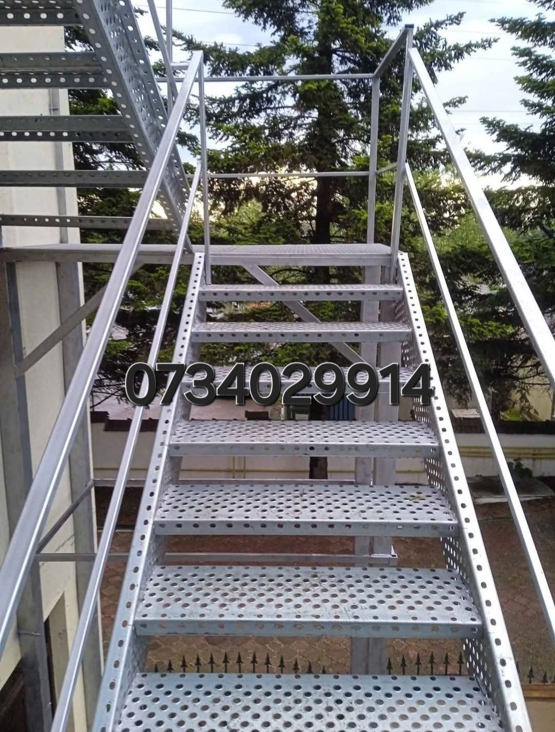 Scări metalice zincate