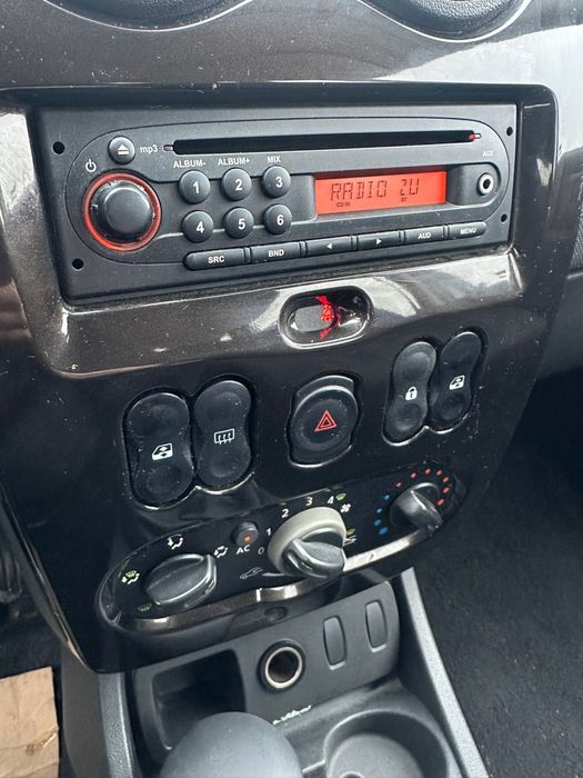 Dacia Duster Laureate 4x2 1.5 dCi 90cp