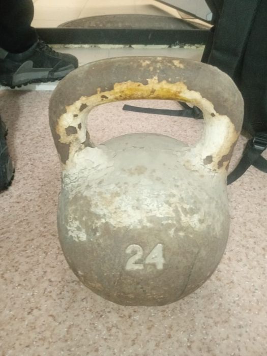 Продаётся гиря 24 кг и 16 кг каждому цена по 15.000