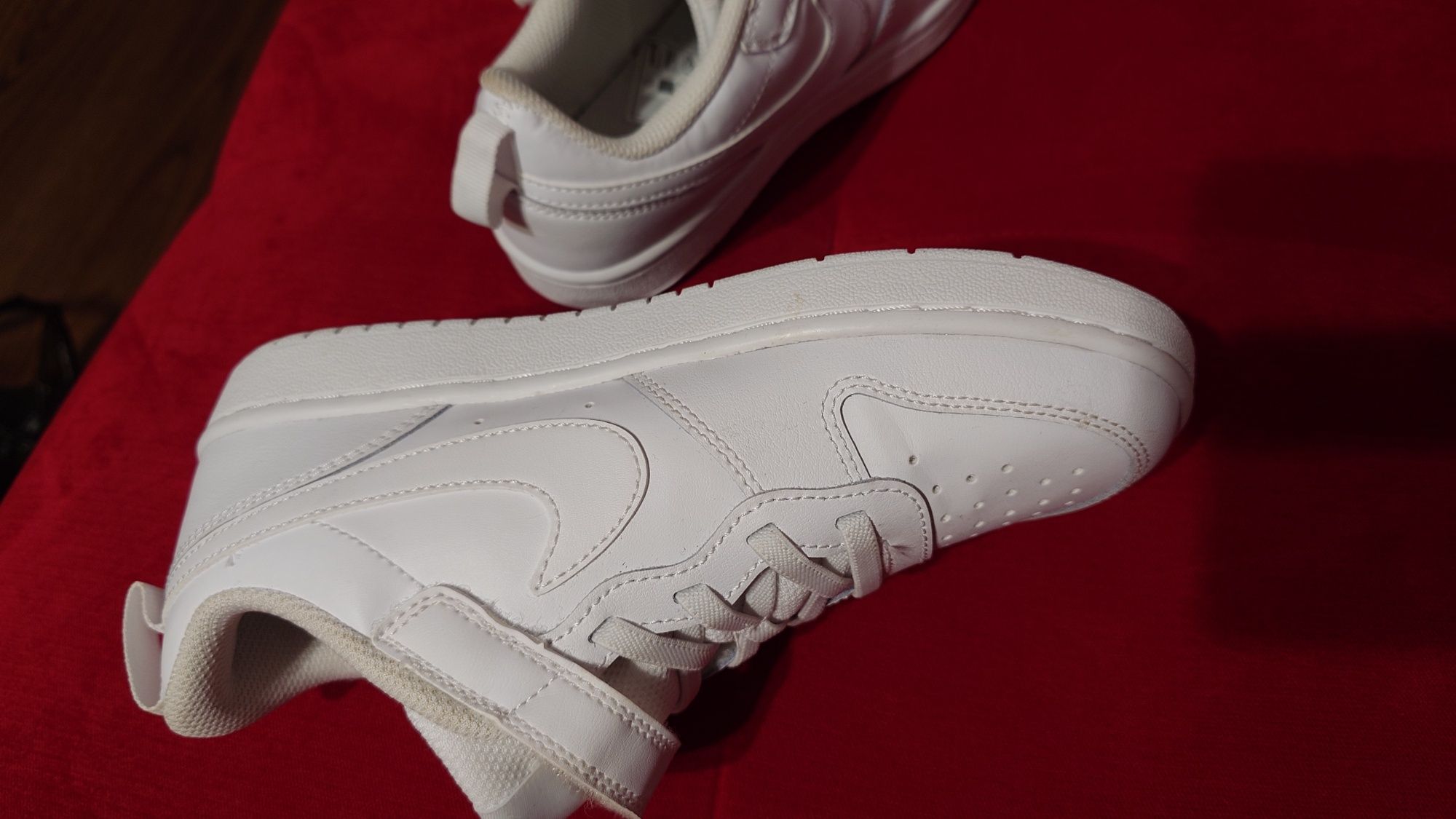 Nike Court Borough Low 2 femei copii 34
Triple White (PS)