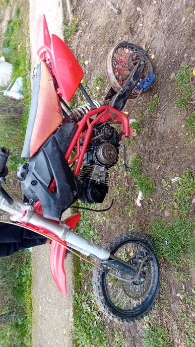 Vând cross 140 cc