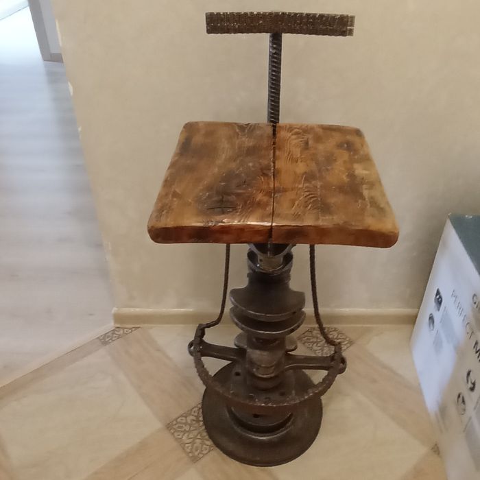 Продам барный стул