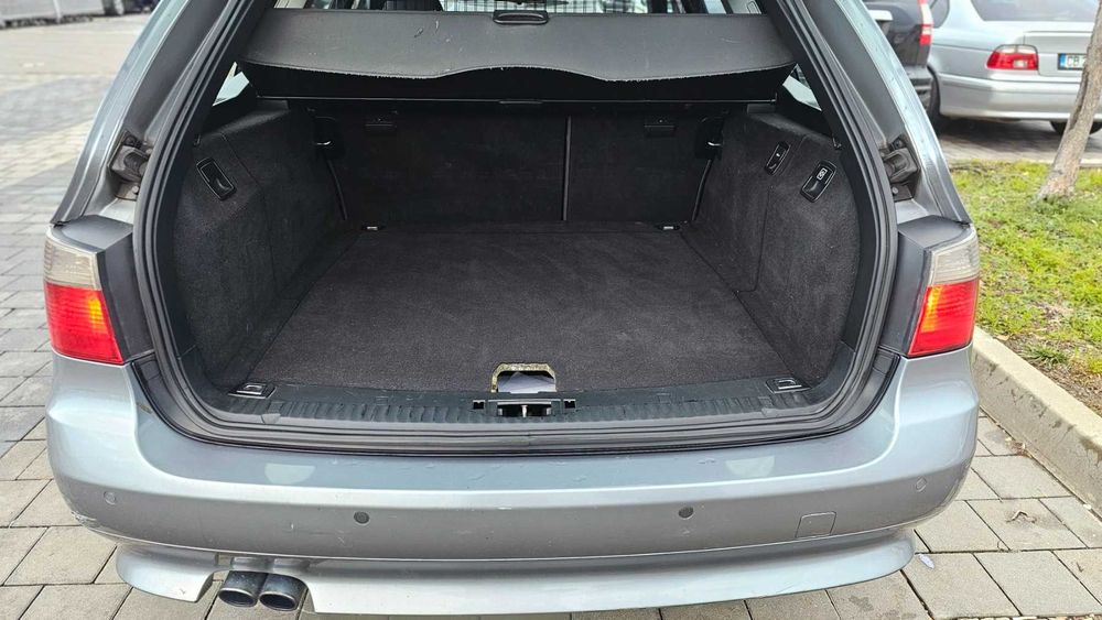 Автомобил BMW E61 530