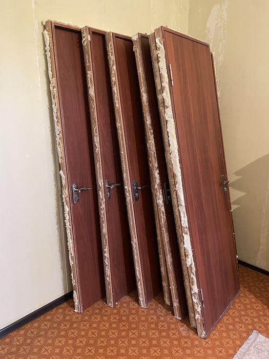 Продам двери в хорошем состоянии