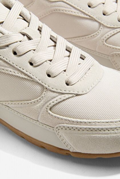 Сникърси велур Oysho