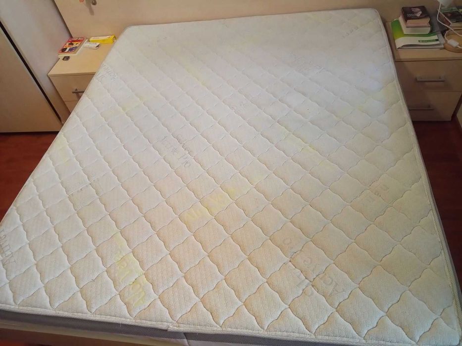 Продавам матрак  Сирена мемори 160/190 Nani