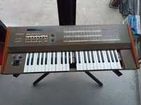 Продавам синтезатор на Вермона TYRACON 6V 1987-Grey