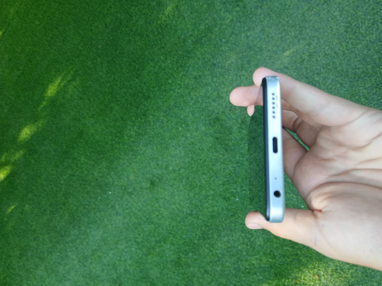 Tecno spark 10 holati yaxshi 128ga 4 xotira karopka dakument bor