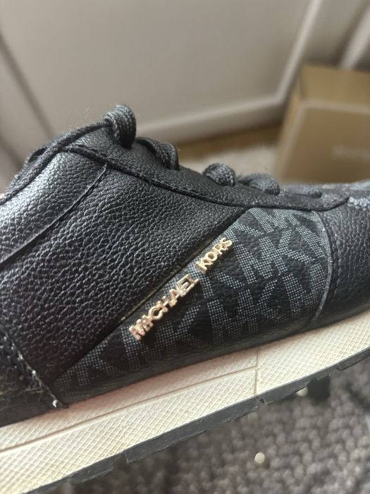 Маратонки Michael Kors 35 номер