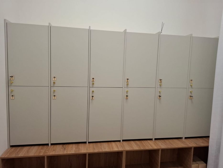 Продам шкафы для раздевалки