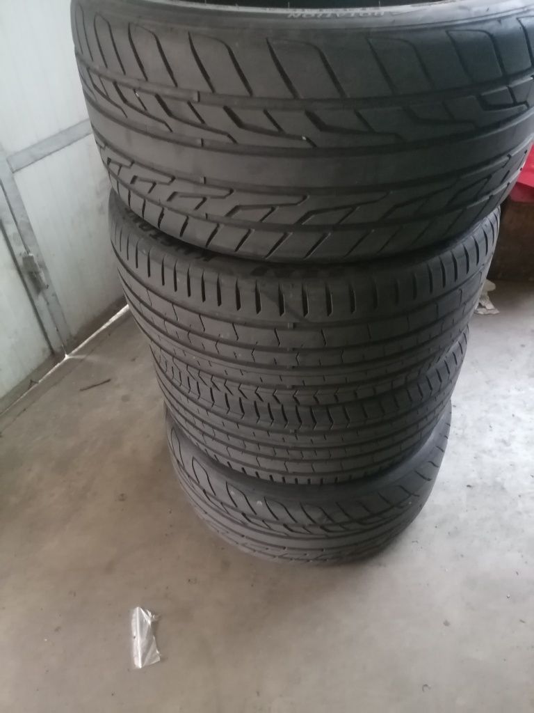 Anvelope 275 /40/19 și 255/40/19 vara