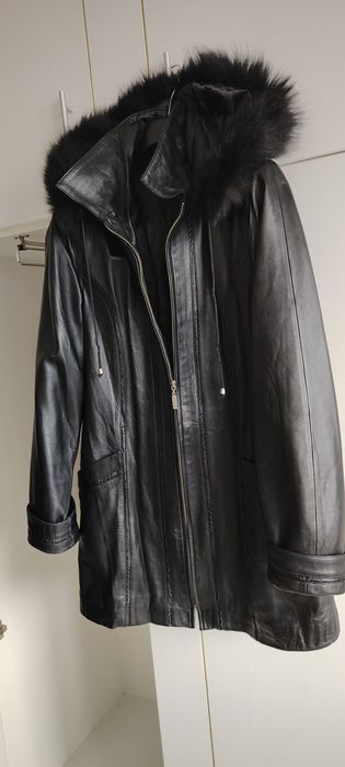 Черно палто от лицева естествена кожа  размер L
