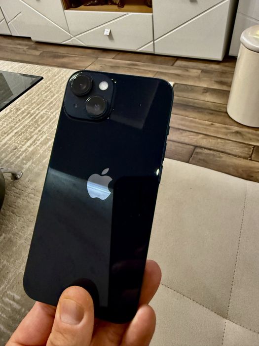 Продавам iphone 14 черен ба цвят