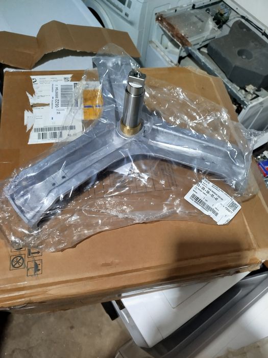 Vând tripoda MSR Electrolux