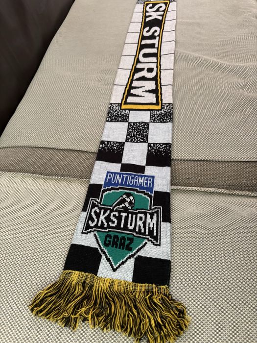 Футболен шал на Milan и sc sturm graz