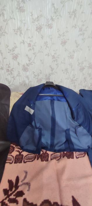 Vând costum haine "Canali"