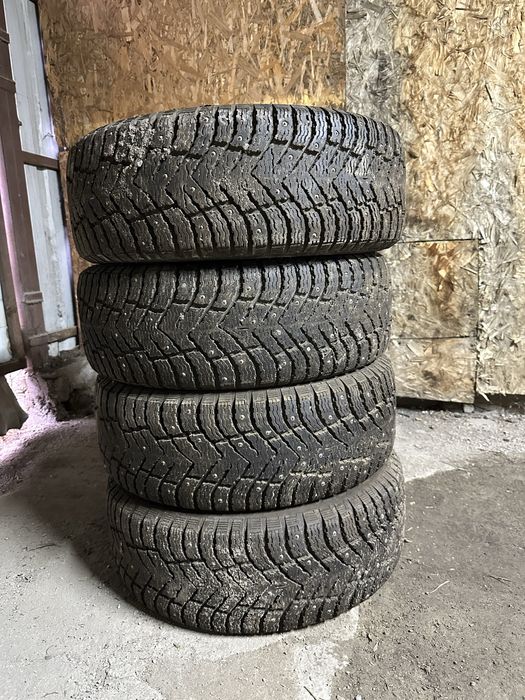 Продам зимнюю резину R16
