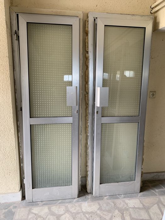 Vand tamplarie aluminiu ,pvc si stejar folosita.