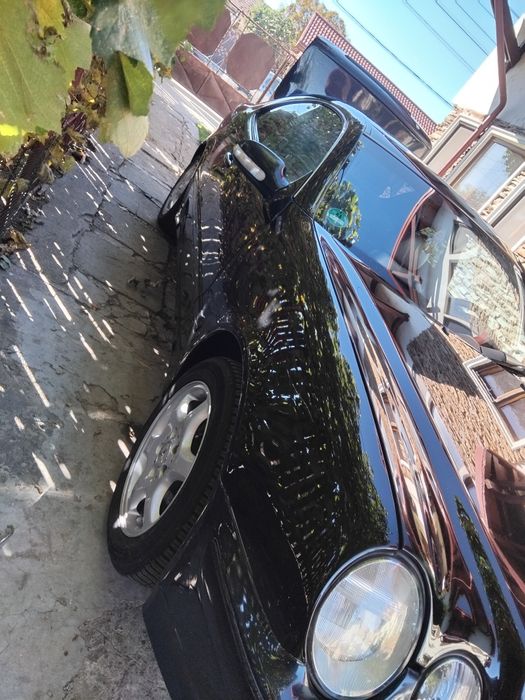 Vând Mercedes clk w208